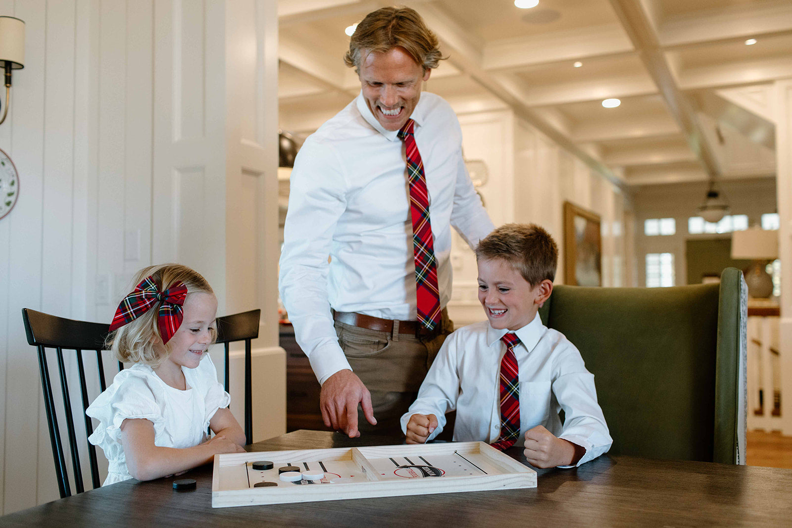 Classic Christmas Men’s Tie
