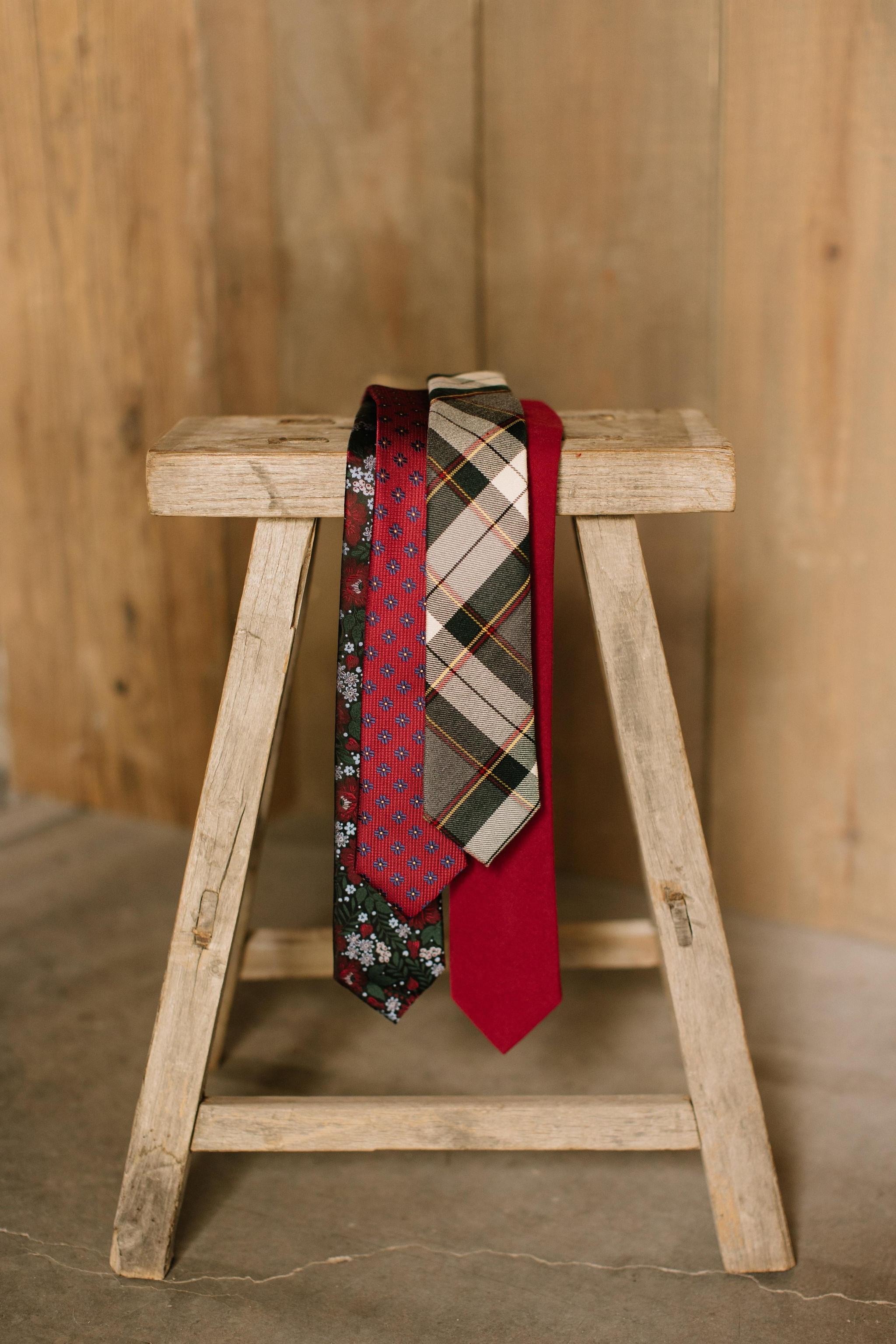 Dashing Floral - Youth Tie
