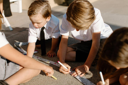 Rad FLORAL Coloring Tie *markers sold separately
