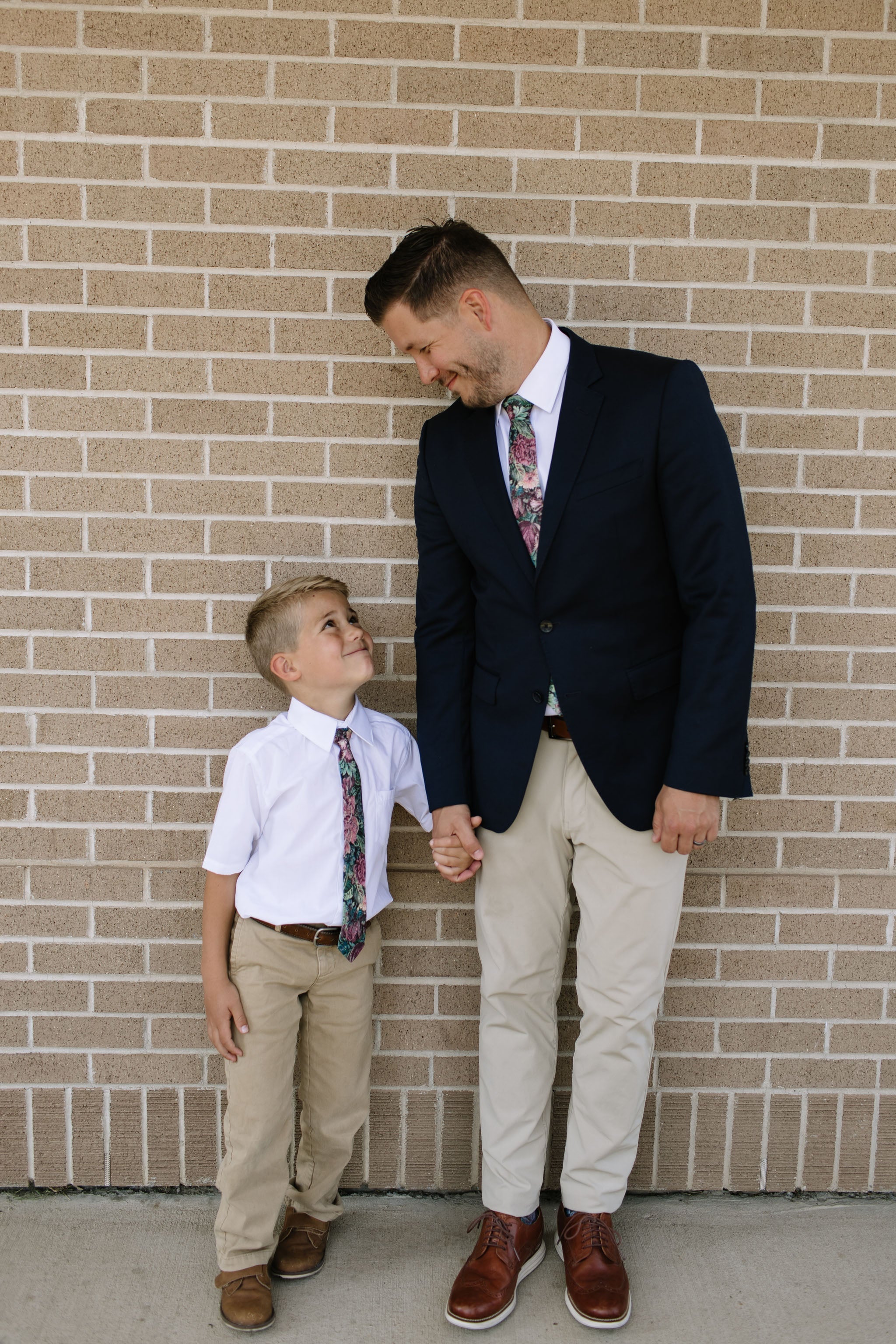 Foyer Floral Boys Tie